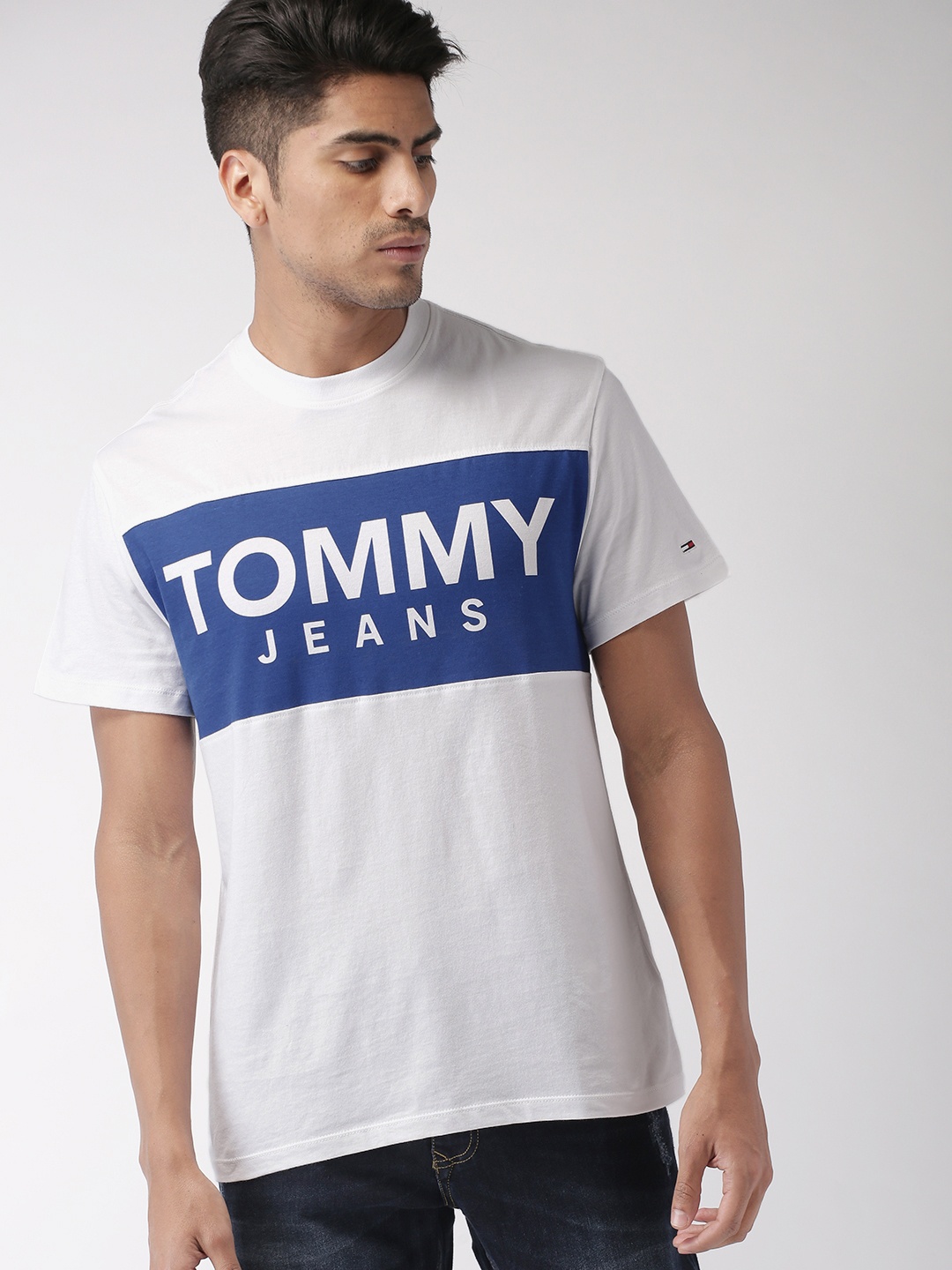 

Tommy Hilfiger Men White Printed Round Neck Pure Cotton T-shirt