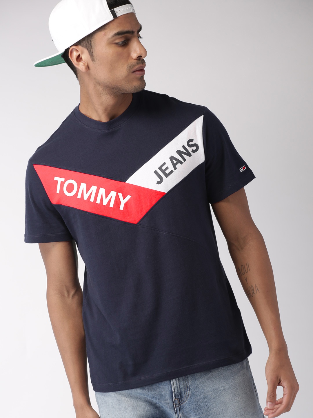 

Tommy Hilfiger Men Navy Blue Printed T-shirt