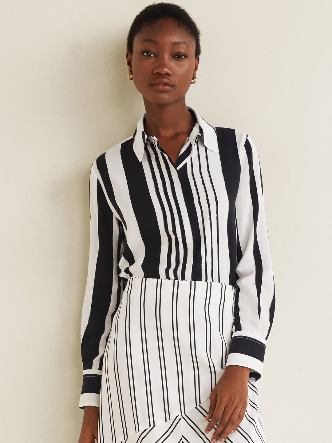 

MANGO Women White & Black Regular Fit Striped Casual Shirt