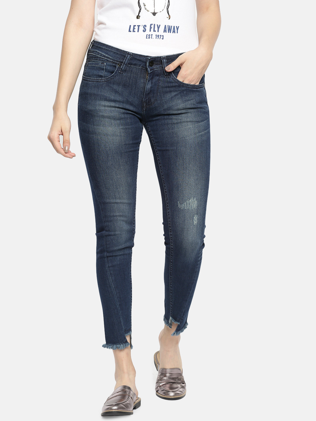 

Pepe Jeans Women Blue Slim Fit Mid-Rise Low Distress Stretchable Cropped Jeans