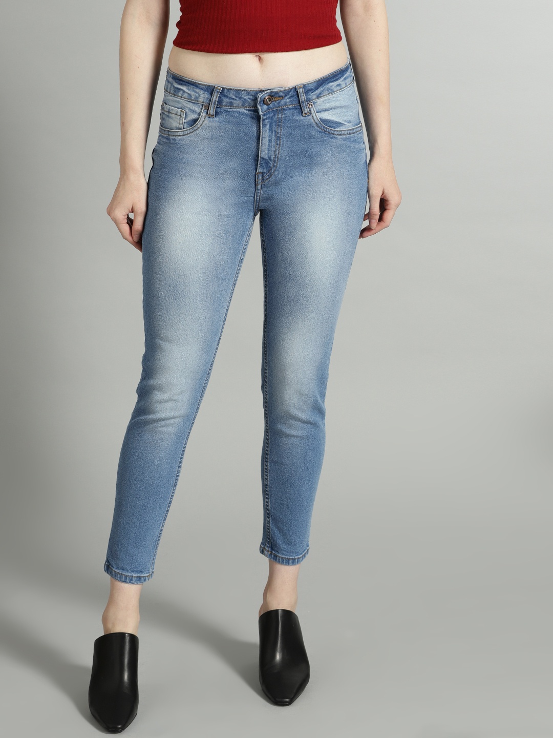 

Roadster Women Blue Regular Fit Mid-Rise Clean Look Stretchable Cropped Jeans
