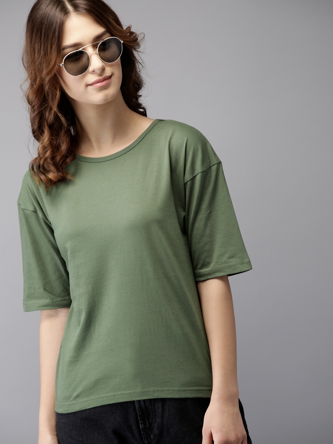 

HERENOW Women Olive Green Solid Round Neck Pure Cotton T-shirt