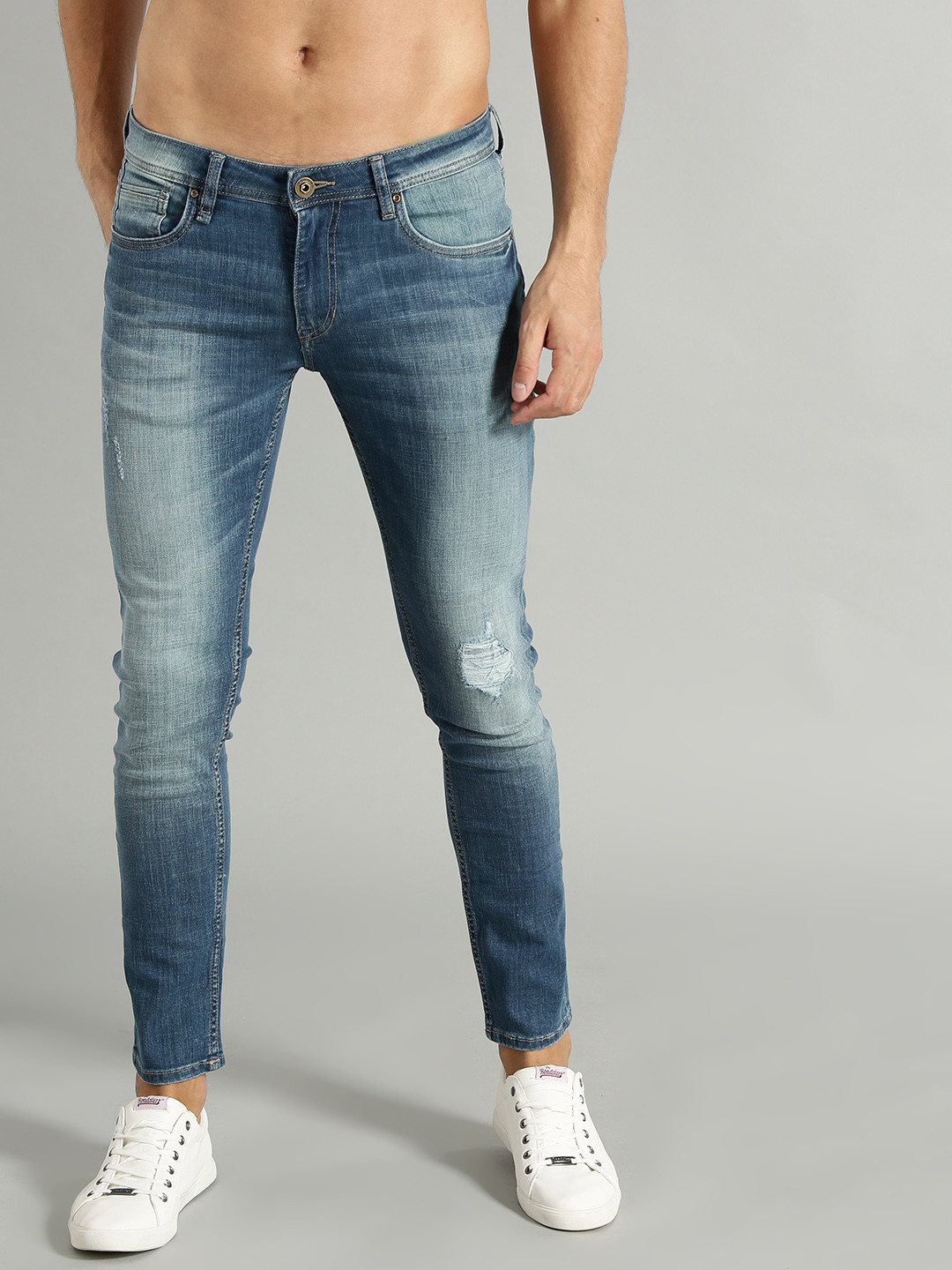 

Roadster Men Blue Skinny Fit Mid-Rise Mildly Distressed Stretchable Jeans