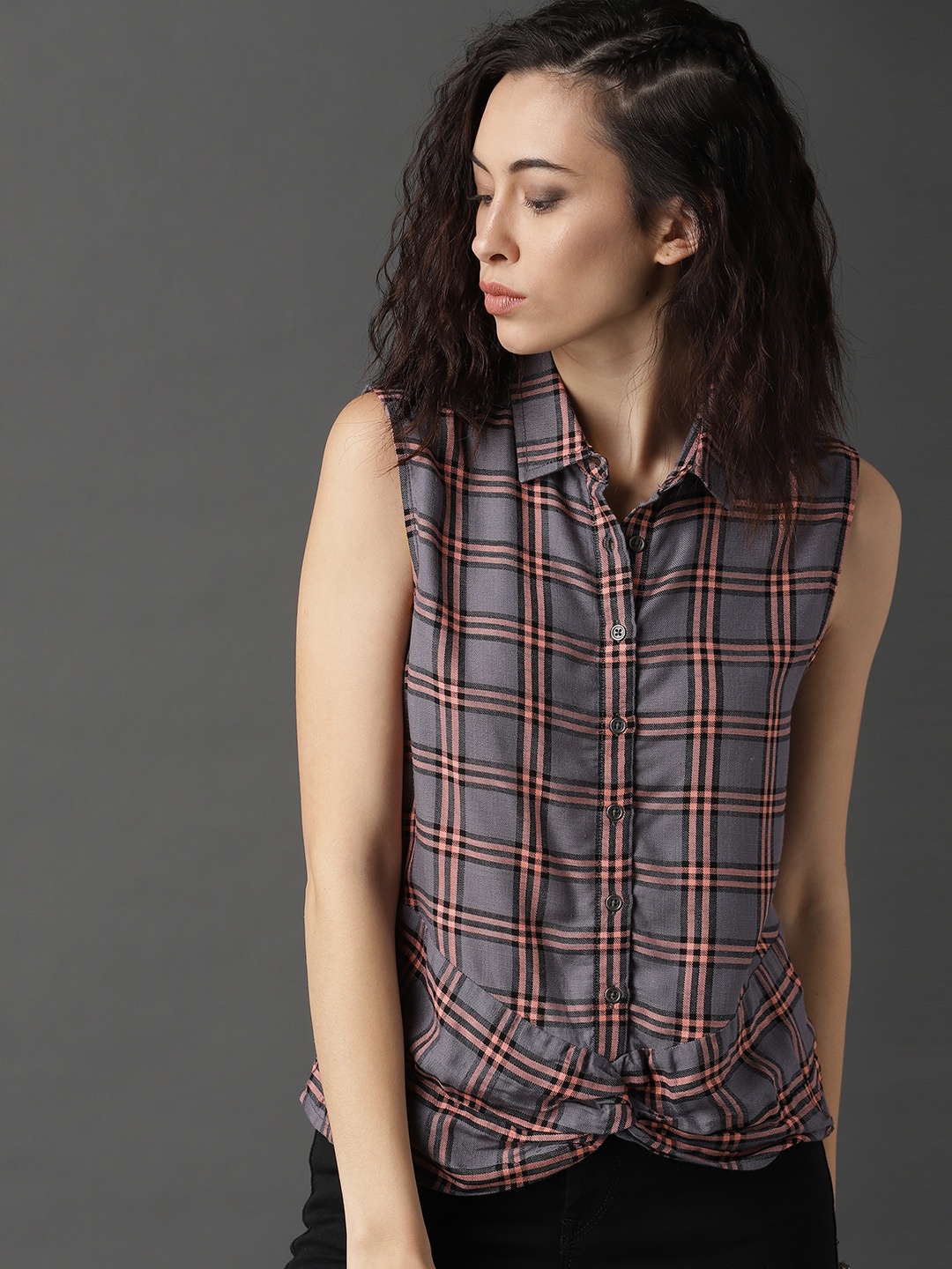 

Roadster Women Grey & Peach-Coloured Regular Fit Checked Casual Shirt