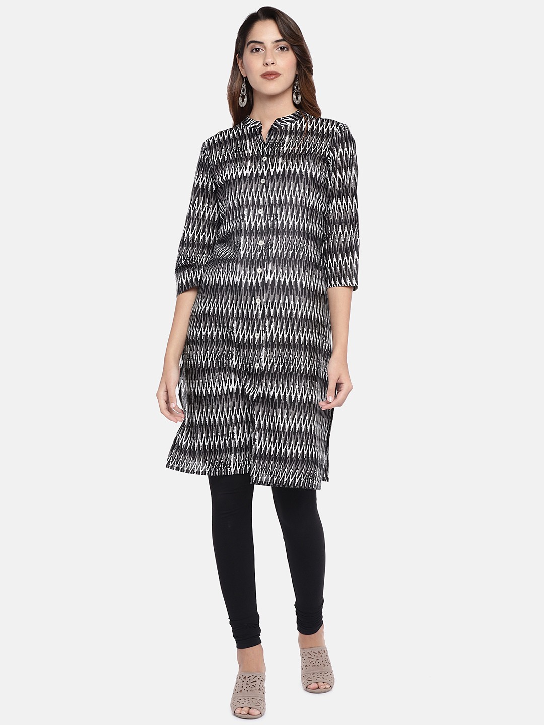 

Globus Women Black & White Printed Straight Kurta