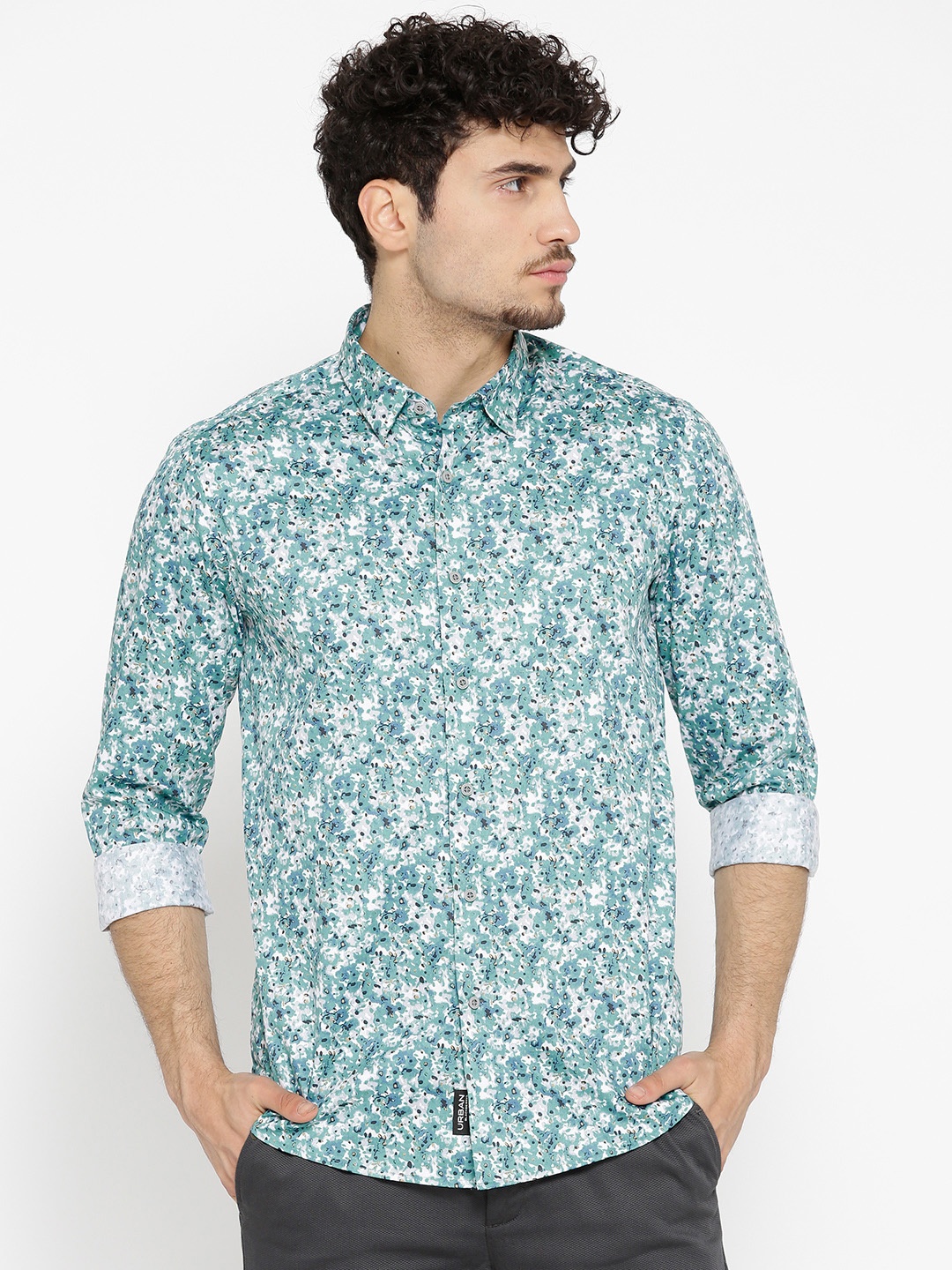 

Blackberrys Men Green & White Trim Fit Printed Casual Shirt
