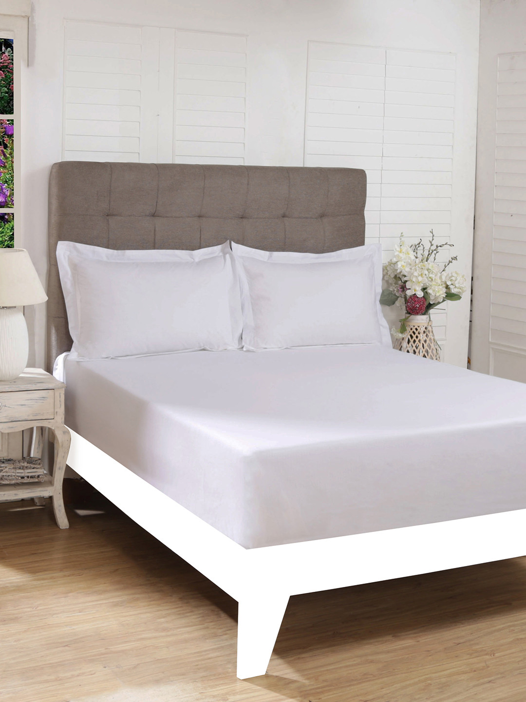 

MASPAR White Solid 200 TC Cotton 1 King Bedsheet with 2 Pillow Covers