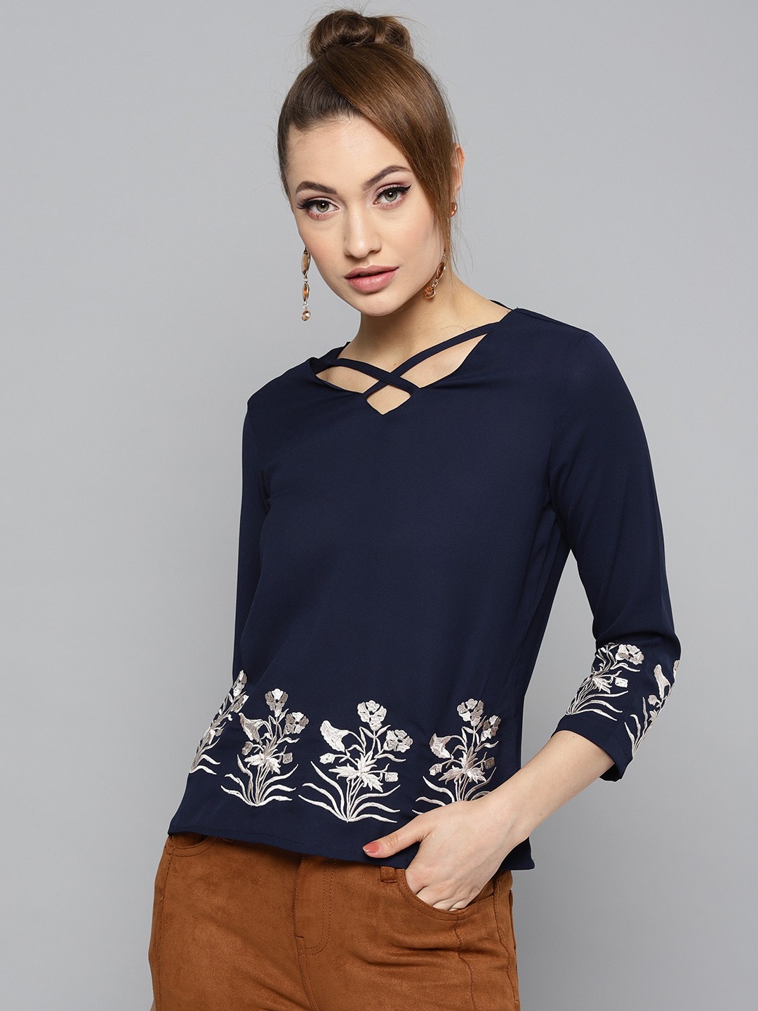 

RARE Women Navy Blue Embroidered Top