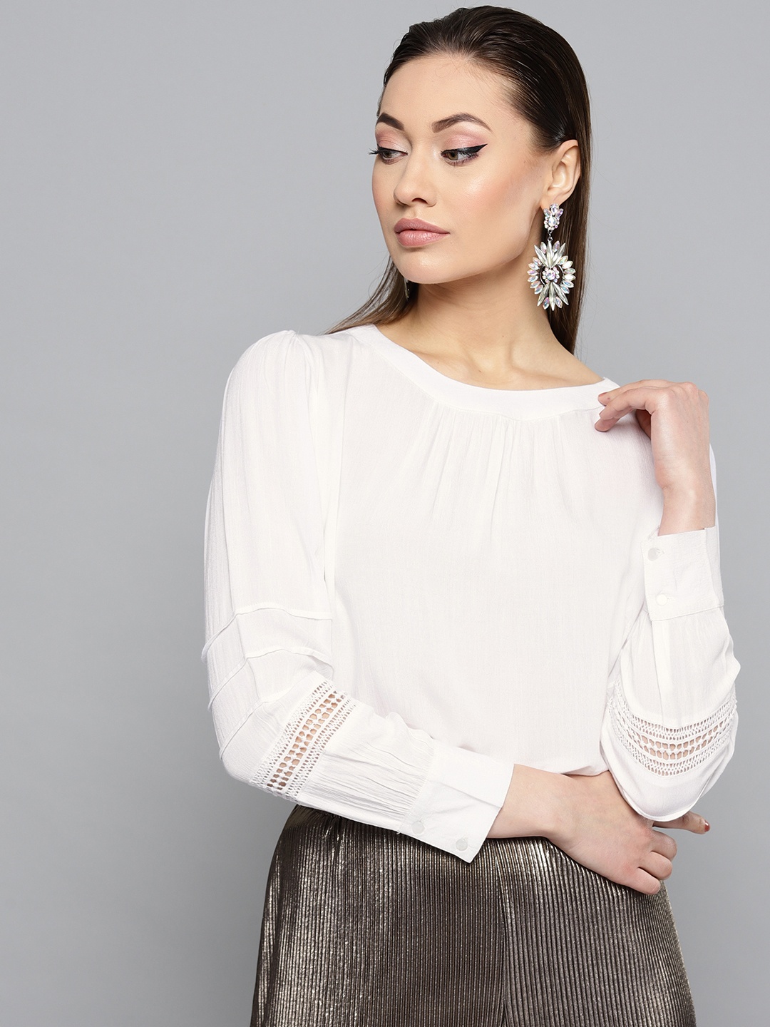 

RARE Women White Solid Top