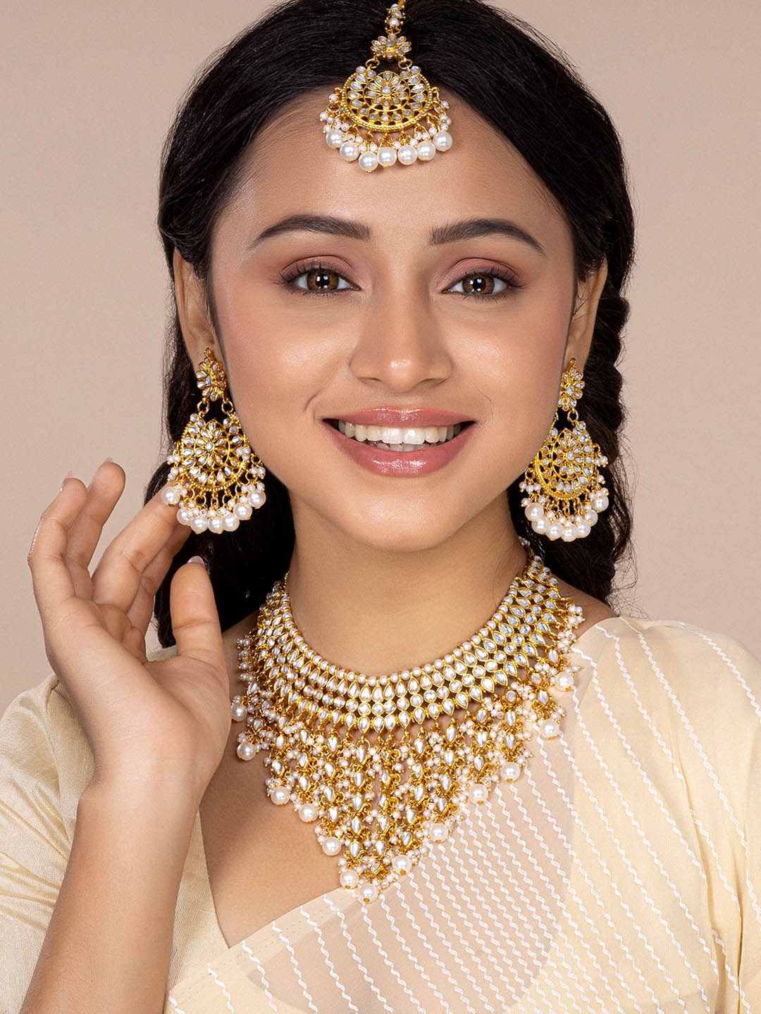 

Peora Gold-Plated Kundan & Pearl Embellished Jewellery Set