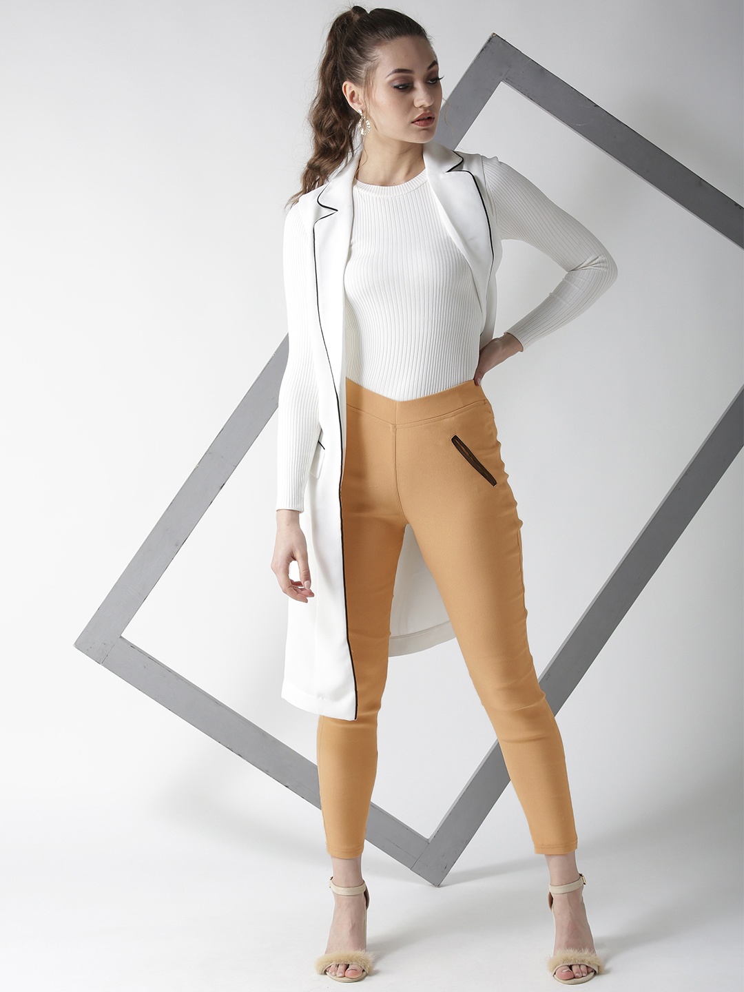 

La Zoire Beige Solid Slim Fit Jeggings, Khaki