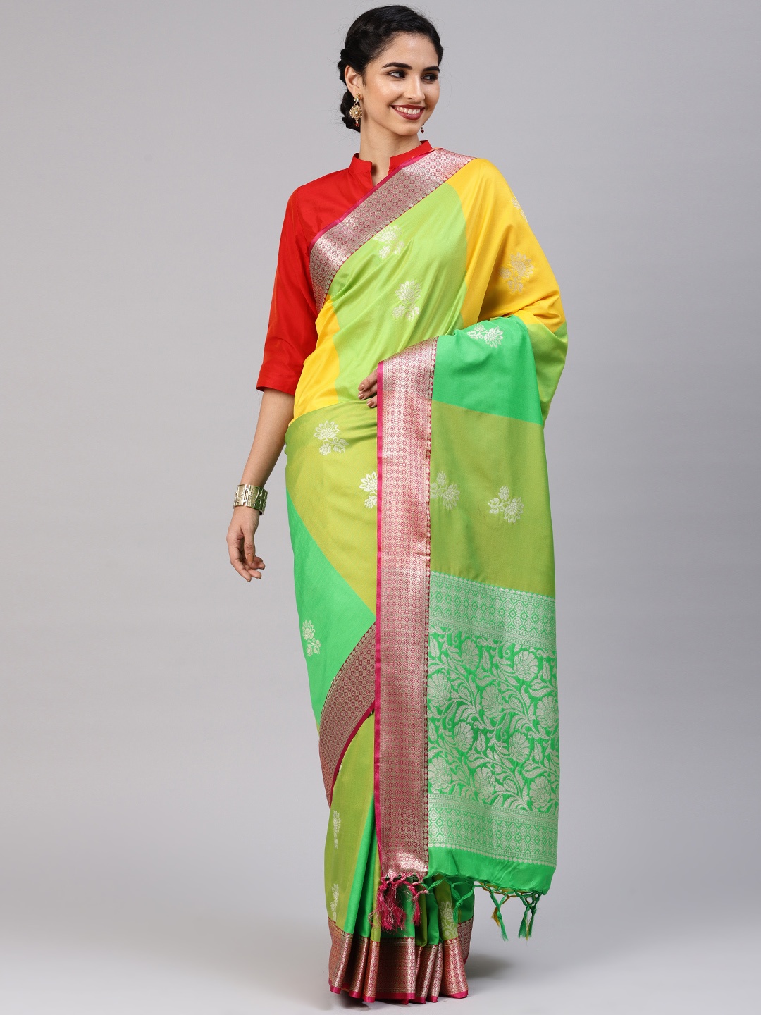 

Varkala Silk Sarees Green Silk Blend Woven Design Banarasi Saree