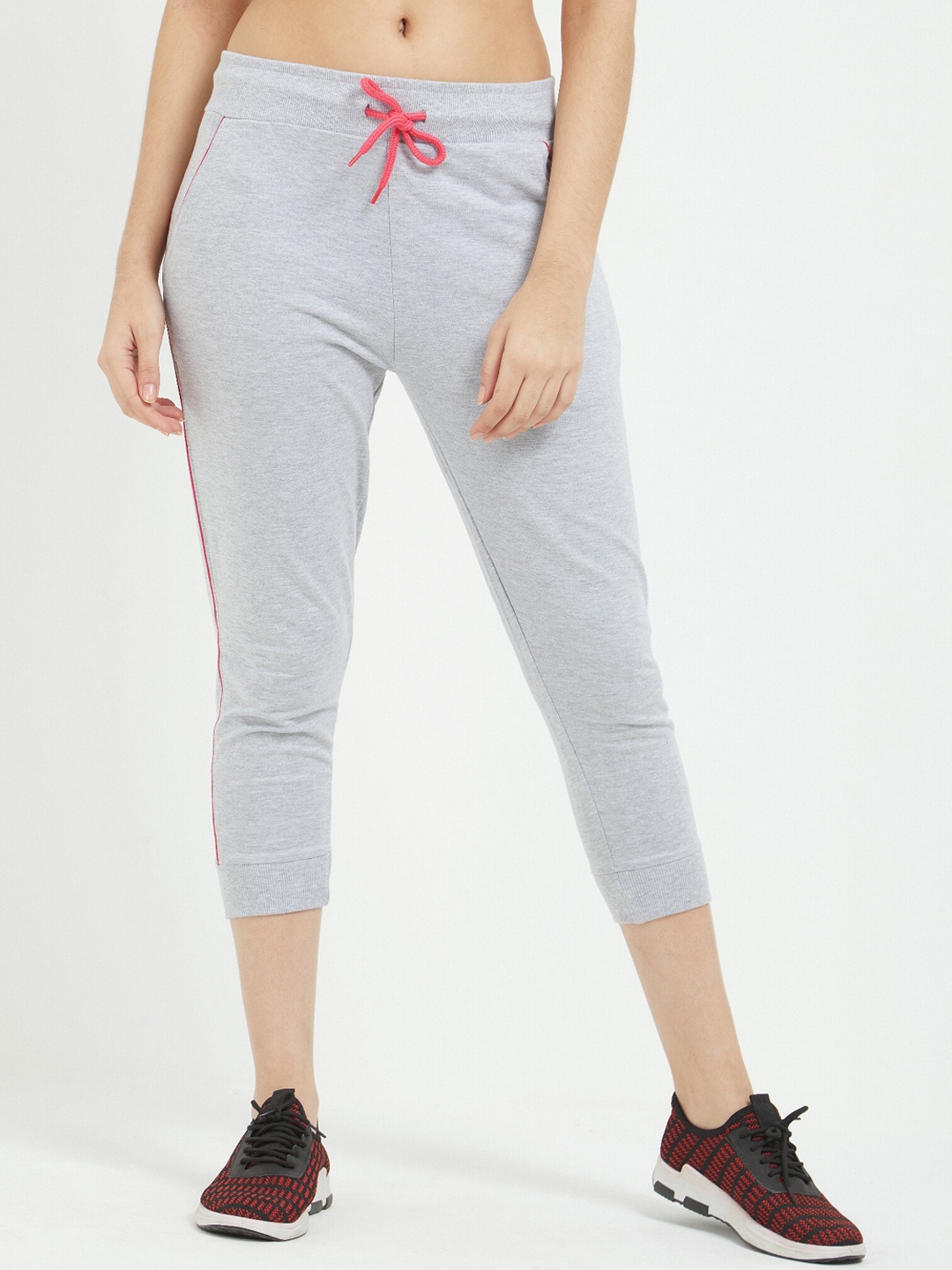 

Fruit of the loom Women Grey Solid Regular Fit Capris