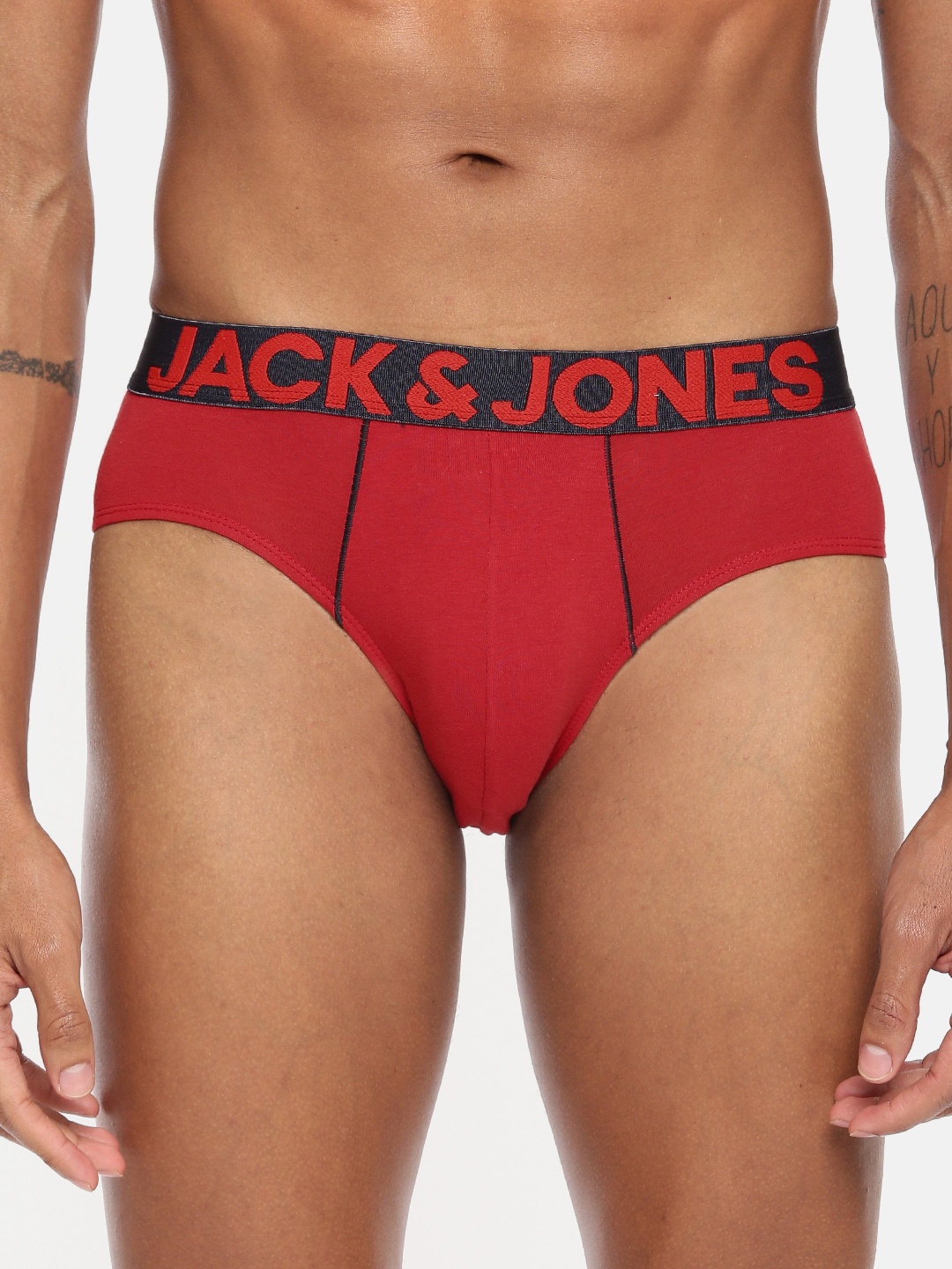 

Jack & Jones Men Red Solid Briefs 2054076011