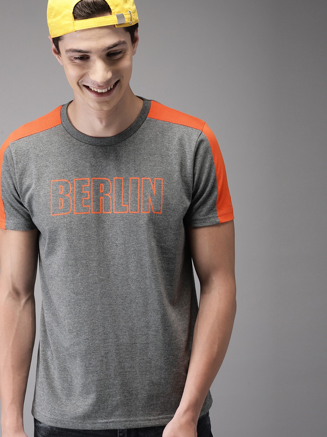 

HERENOW Men Grey Printed Round Neck Pure Cotton T-shirt