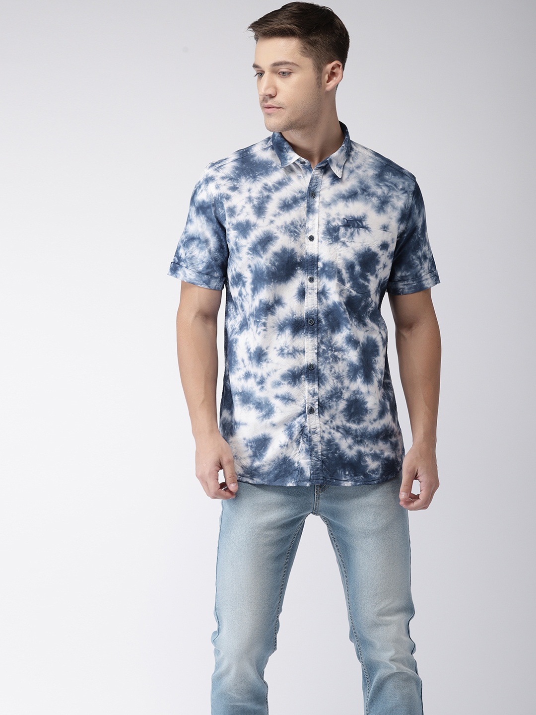 

Flying Machine Men Blue & White Regular Fit Printed Casual Shirt