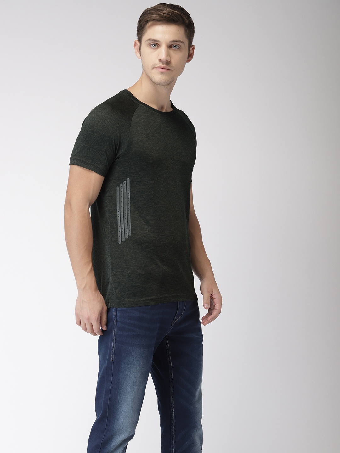 

Flying Machine Men Charcoal Grey Solid Round Neck Pure Cotton T-shirt