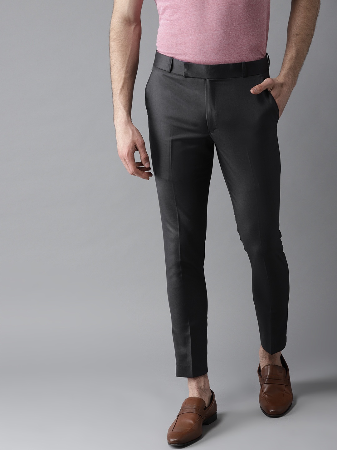 

DENNISON Men Charcoal Grey Smart Tapered Fit Solid Cropped Trousers