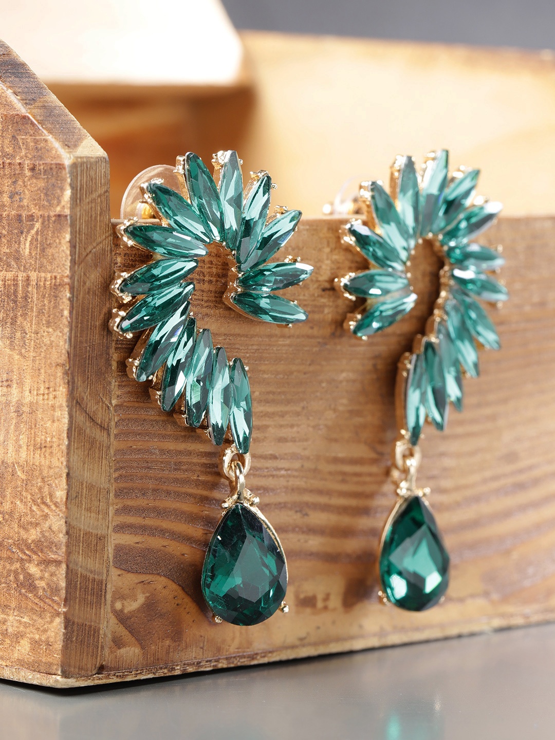 

YouBella Green Gold-Plated Stone-Studded Contemporary Drop Earrings