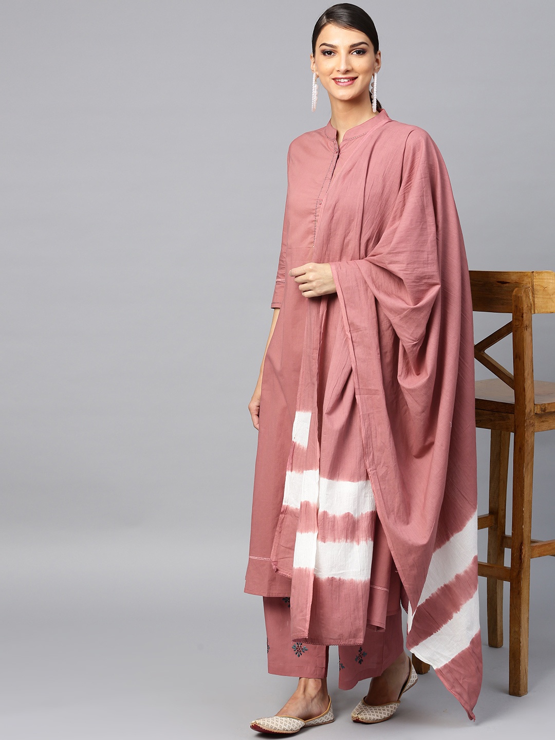 

AKS Women Mauve & White Dyed Kurta with Trousers & Dupatta