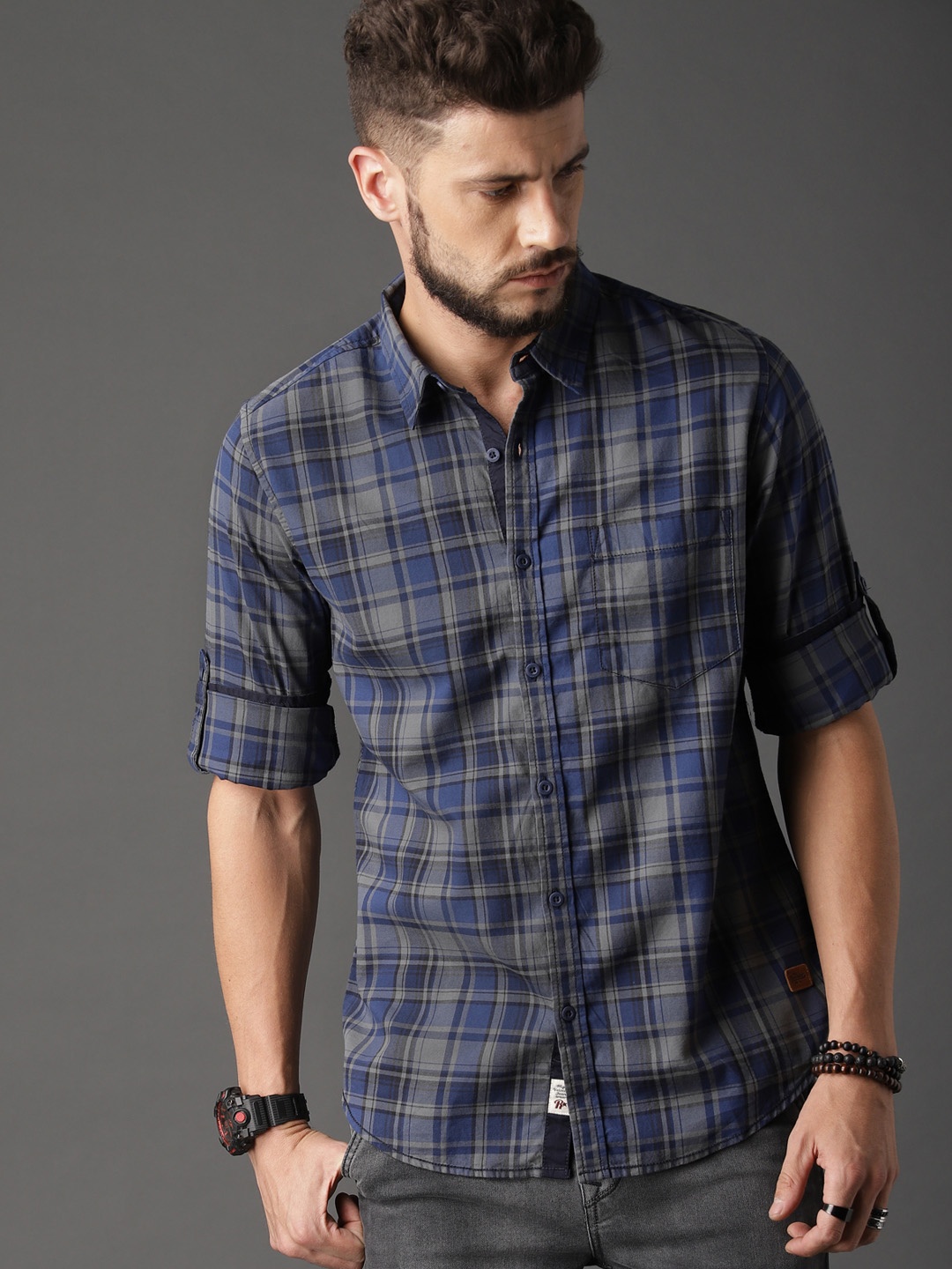 

Roadster Men Navy Blue & Grey Regular Fit Summer Check Casual Shirt