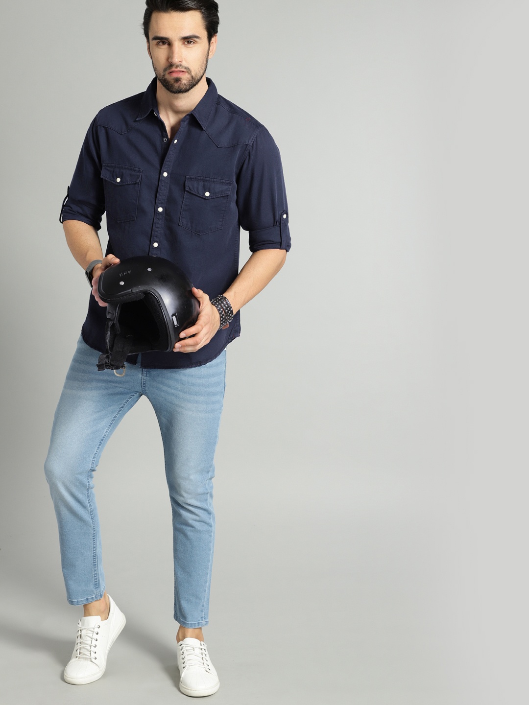 

Roadster Men Navy Blue Regular Fit Solid Casual Shirt