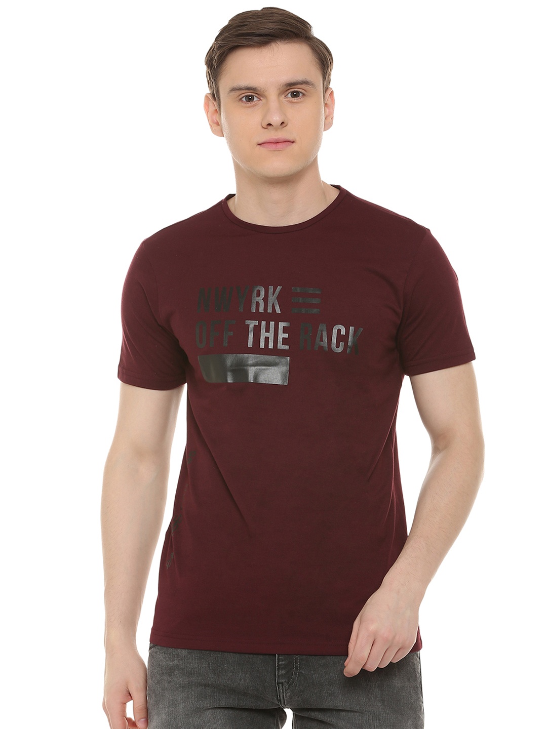 

People Men Maroon Printed Round Neck T-shirt