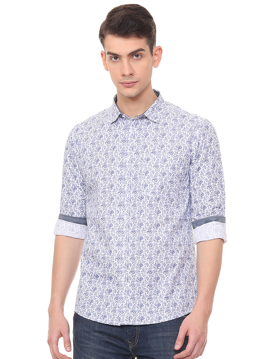 

People Men White & Blue Slim Fit Printed Casual Shirt
