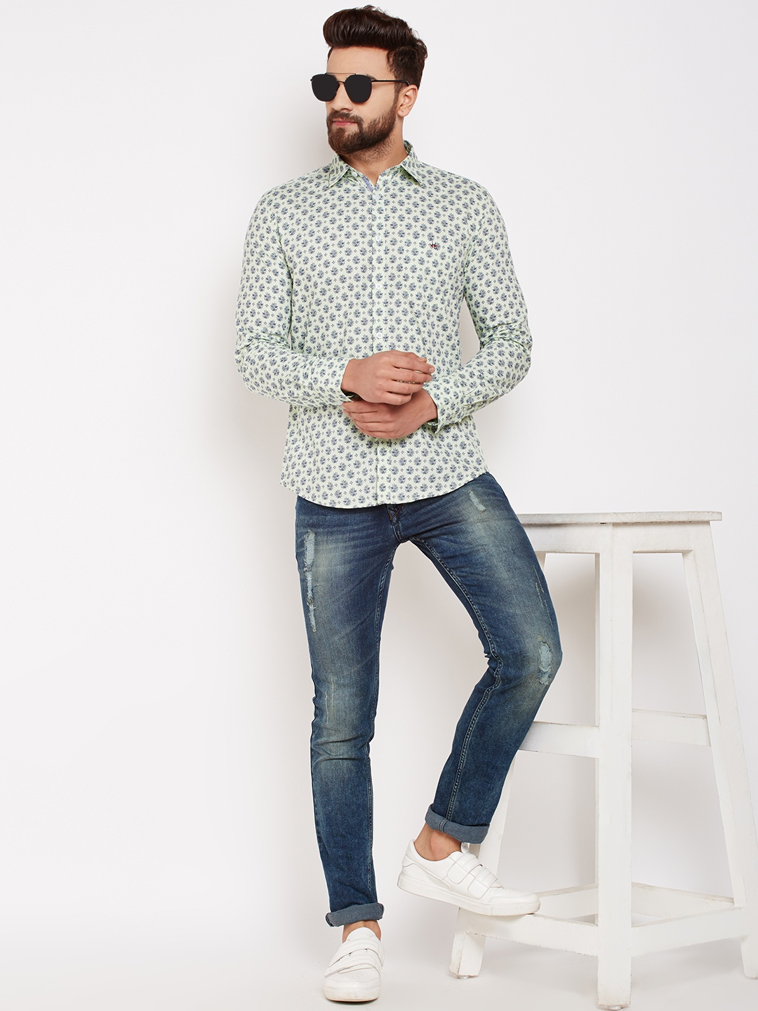 

Crimsoune Club Men Green & Blue Slim Fit Printed Casual Shirt