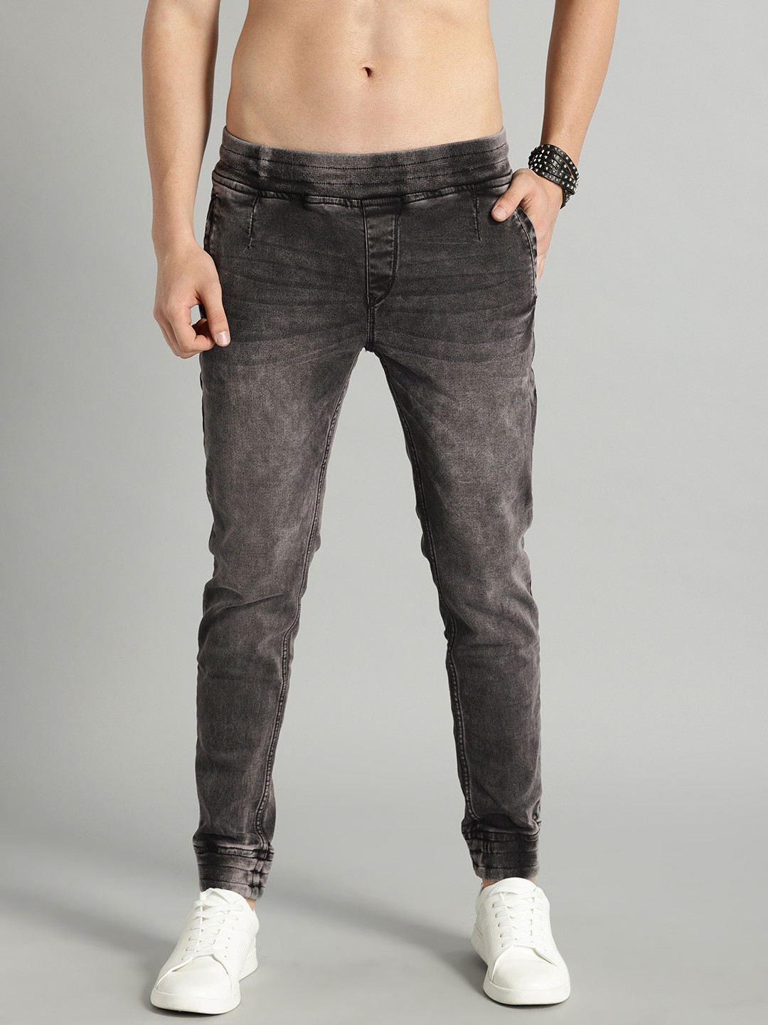 

Roadster Men Black Jogger Mid-Rise Clean Look Stretchable Jeans