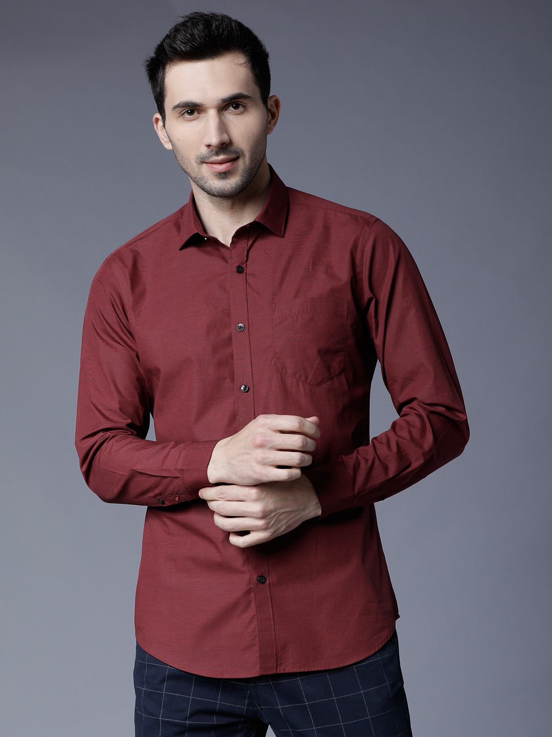 

Black coffee Men Maroon Slim Fit Solid Formal Shirt