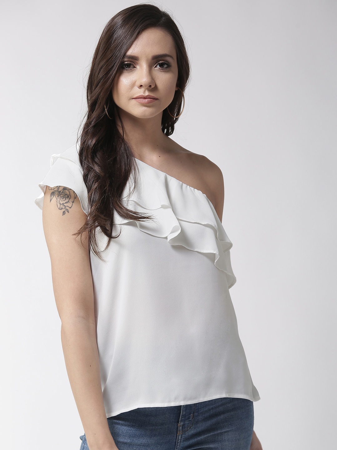 

Rue Collection Women White Solid One Shoulder Top