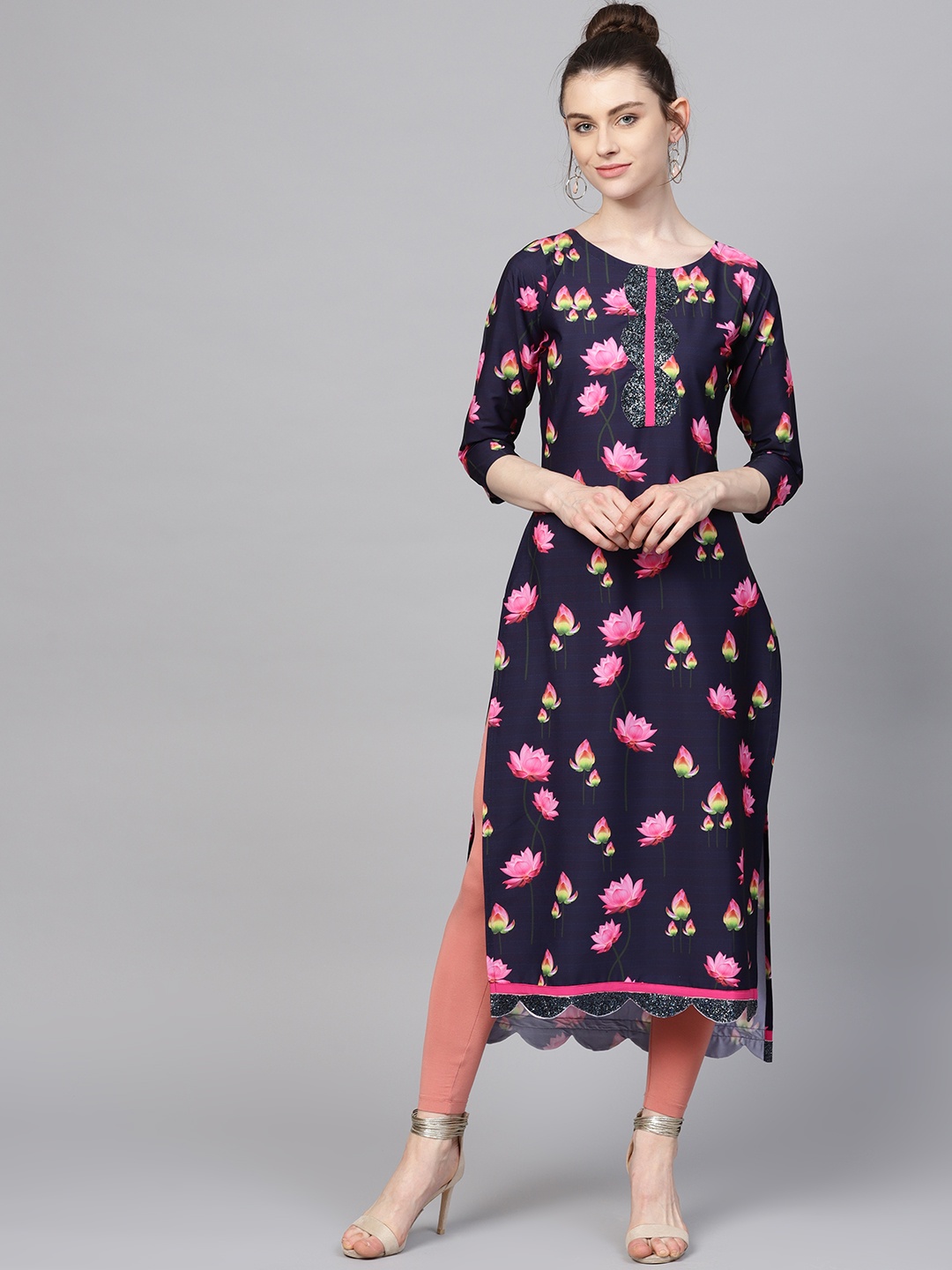 

Ahalyaa Women Floral Print Straight Kurta, Navy blue