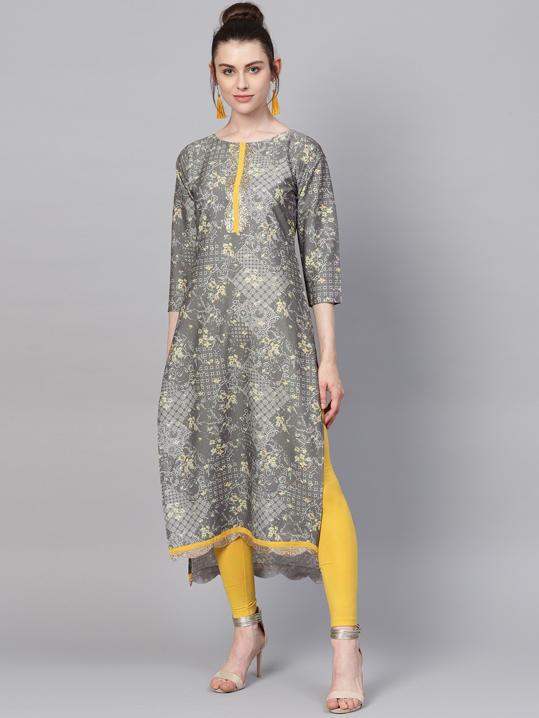 

Ahalyaa Women Grey Printed Straight Kurta
