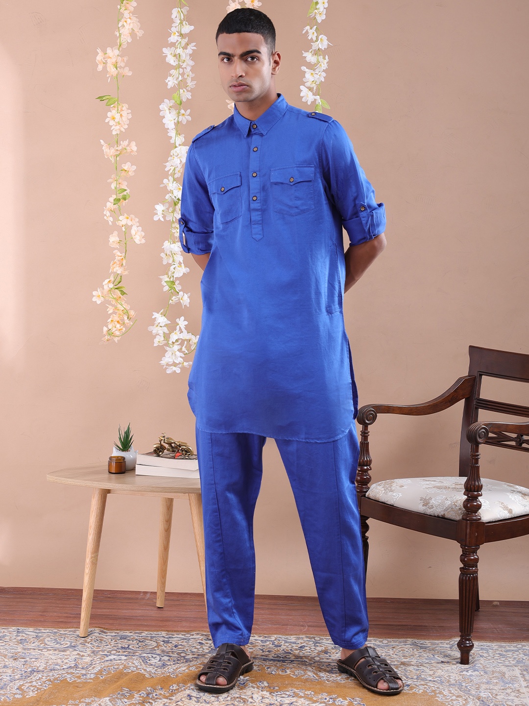 

Freehand by The Indian Garage Co Men Blue Solid Kurta with Pyjamas