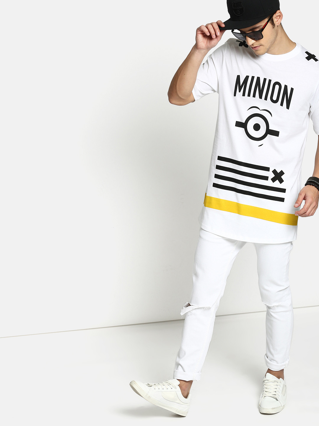 

Minions by Kook N Keech Men White Black Printed Round Neck Longline Pure Cotton Oversized T-shirt