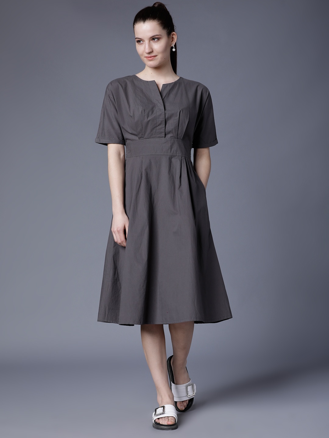 

Tokyo Talkies Women Grey Solid Fit and Flare Dress