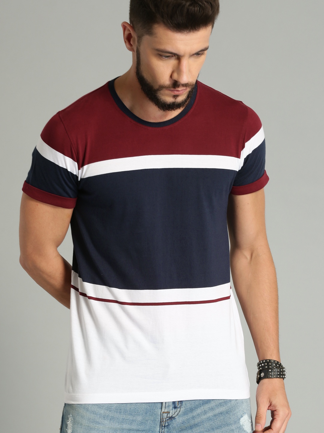 

The Roadster Lifestyle Co Men White Navy Colourblocked Round Neck Pure Cotton T-shirt