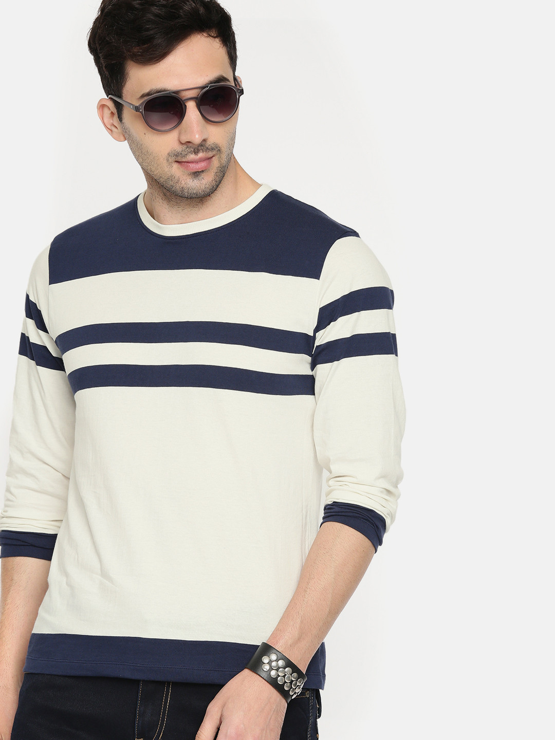 

Roadster Men Off-White Navy Blue Striped Round Neck Pure Cotton T-shirt