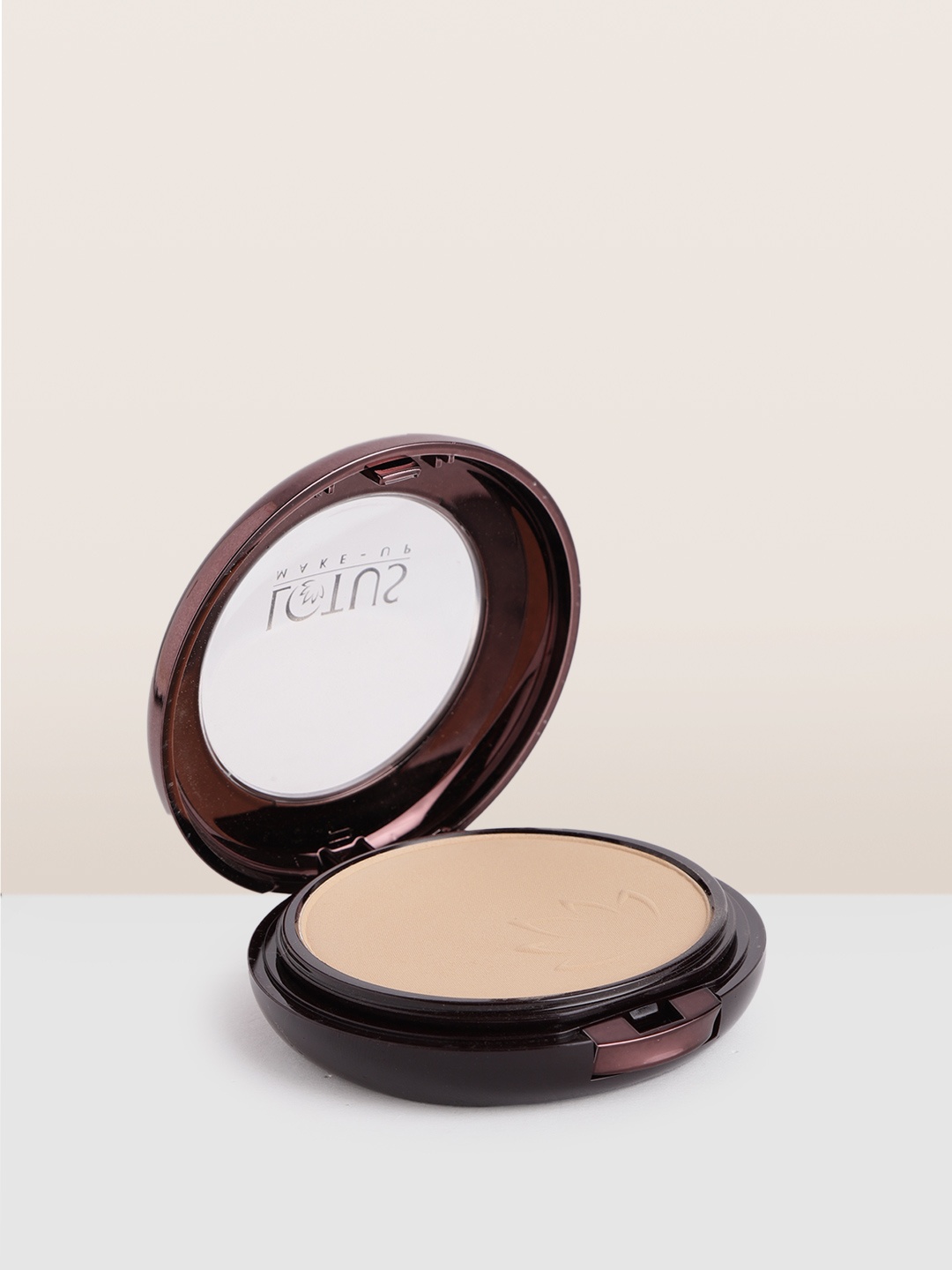 

Lotus Herbals Proedit Silk Touch Perfecting Powder - Almond SP04, Beige