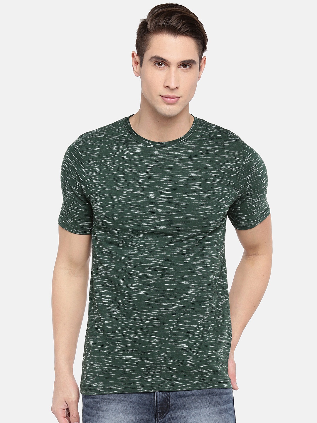 

Globus Men Green Solid Round Neck T-shirt