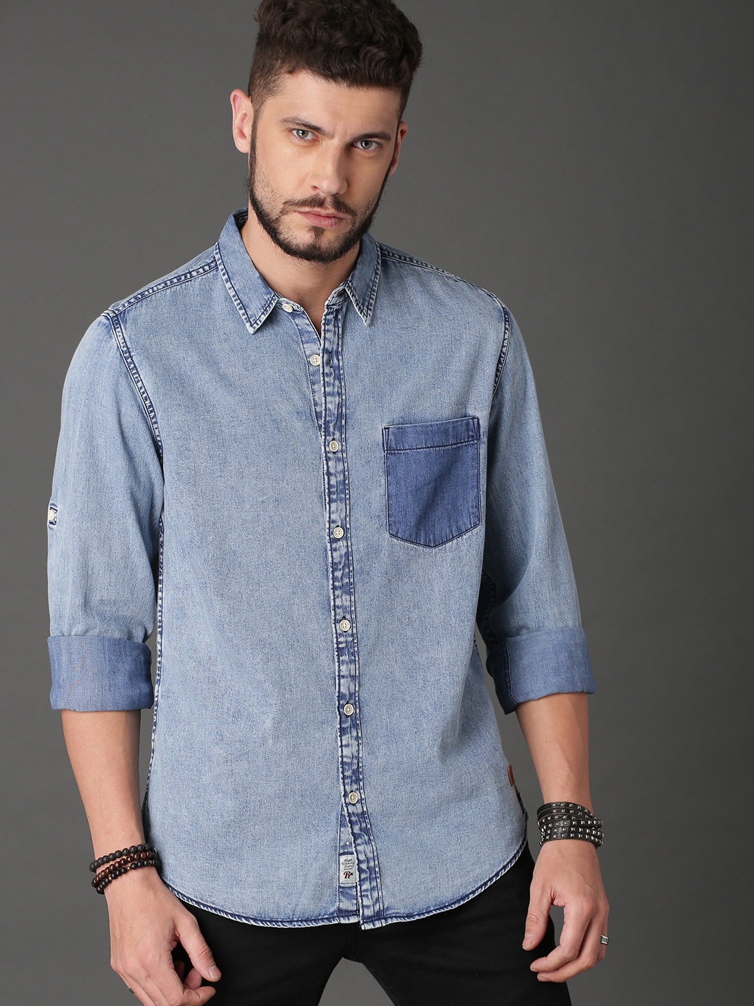 

The Roadster Lifestyle Co Men Blue Regular Fit Faded Casual Denim Shirt