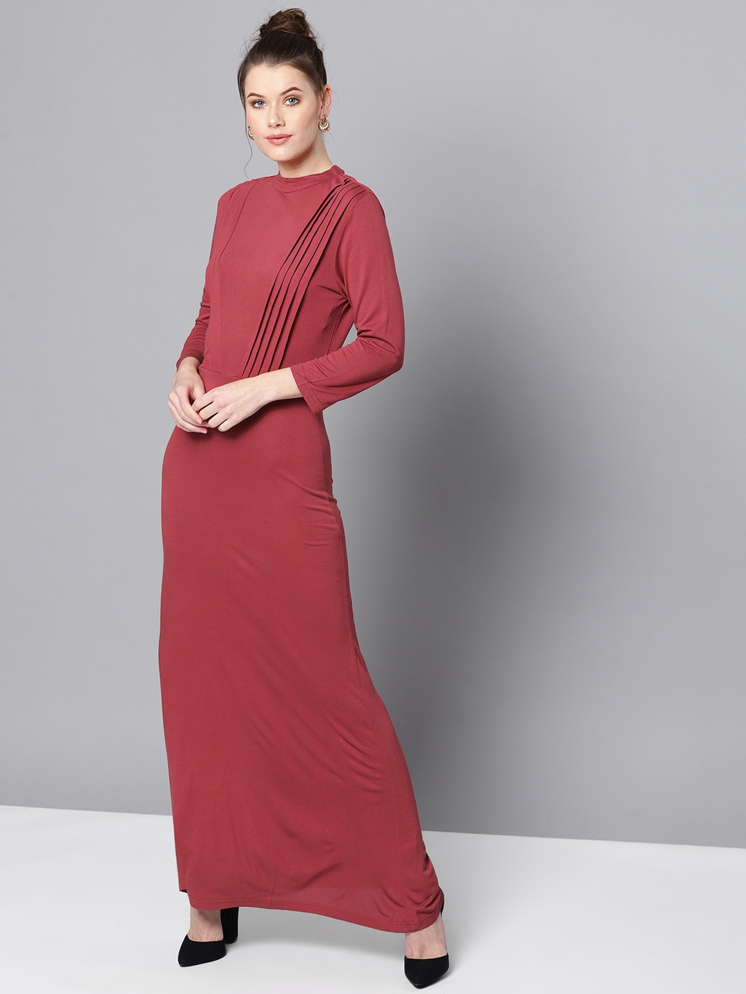 

Marie Claire Women Maroon Solid Maxi Dress