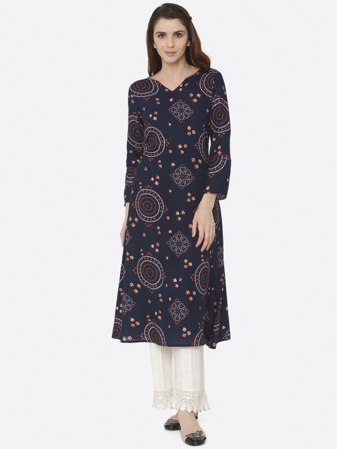 

shiloh Women Blue & White Printed Kurta with Palazzos