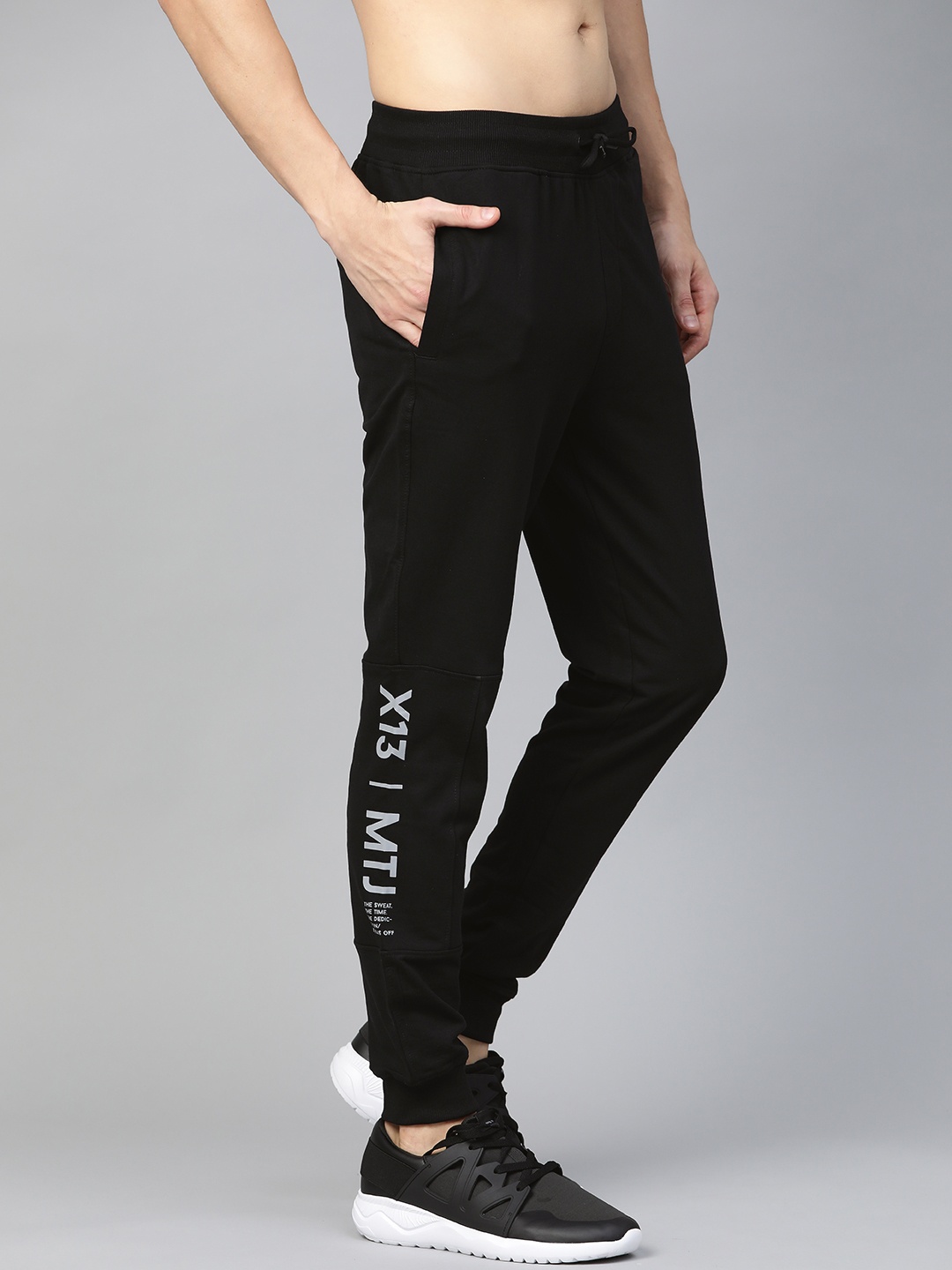 

HRX by Hrithik Roshan Men Jet Black Solid Regular Fit Bio-Wash Lifestyle Joggers