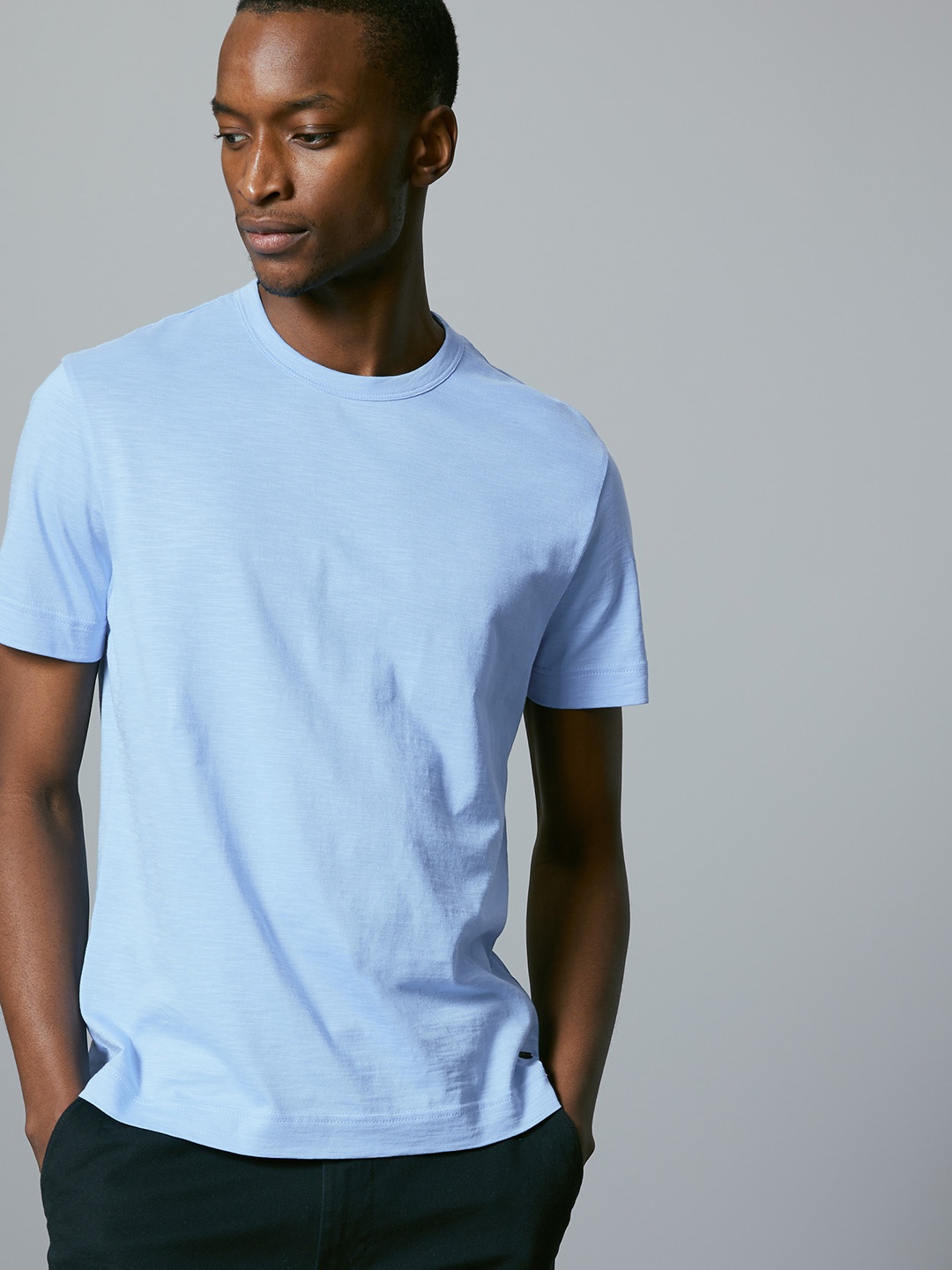 

Marks Spencer Men Blue Solid Round Neck Pure Cotton T-shirt