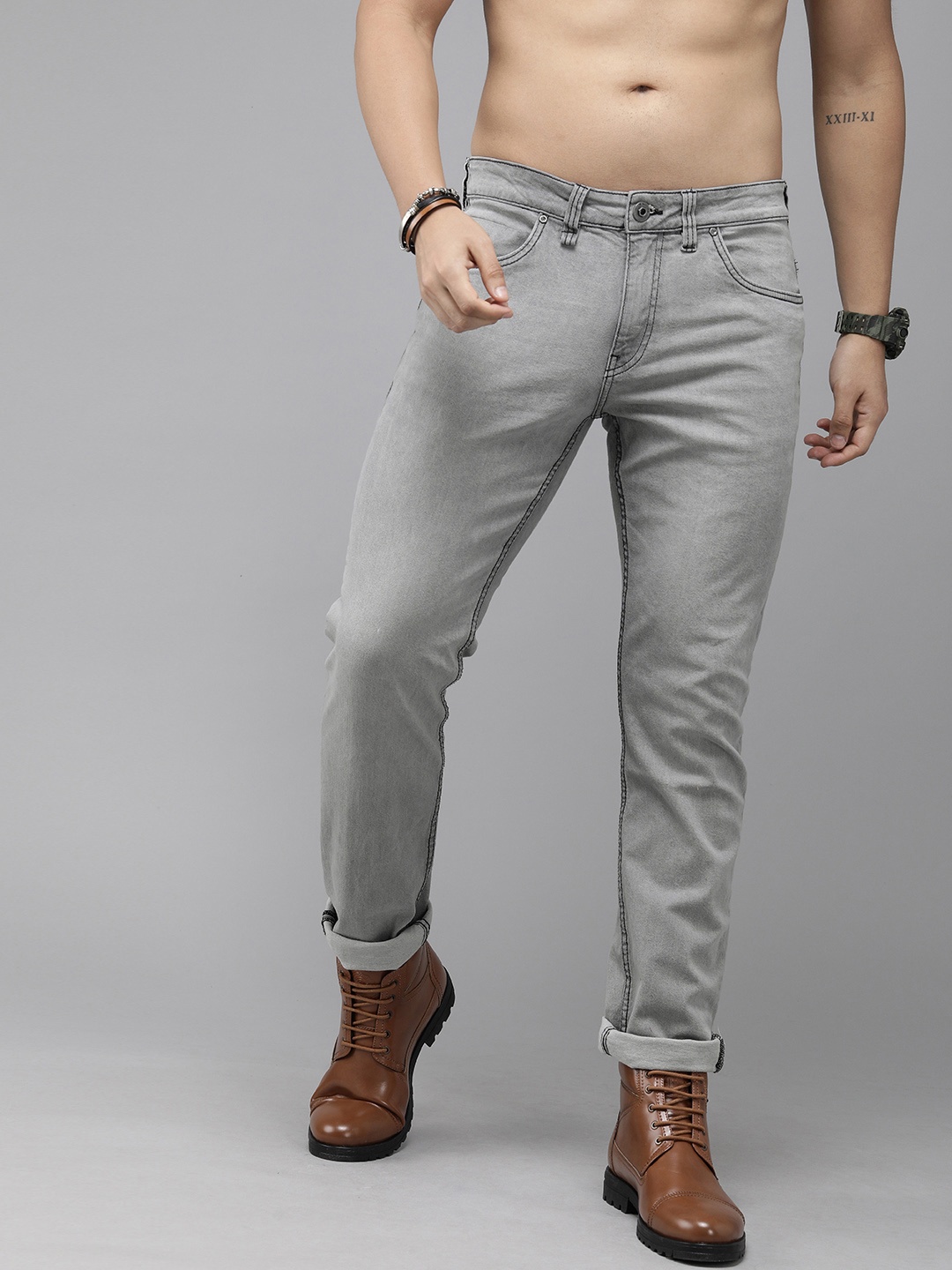 

Roadster Men Grey Slim Fit Mid-Rise Clean Look Stretchable Jeans
