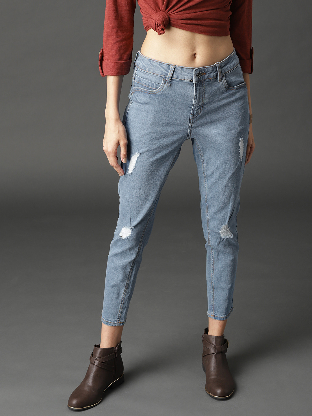 

The Roadster Lifestyle Co Women Blue Skinny Fit Mid-Rise Mildly Distressed Stretchable Cropped Jeans
