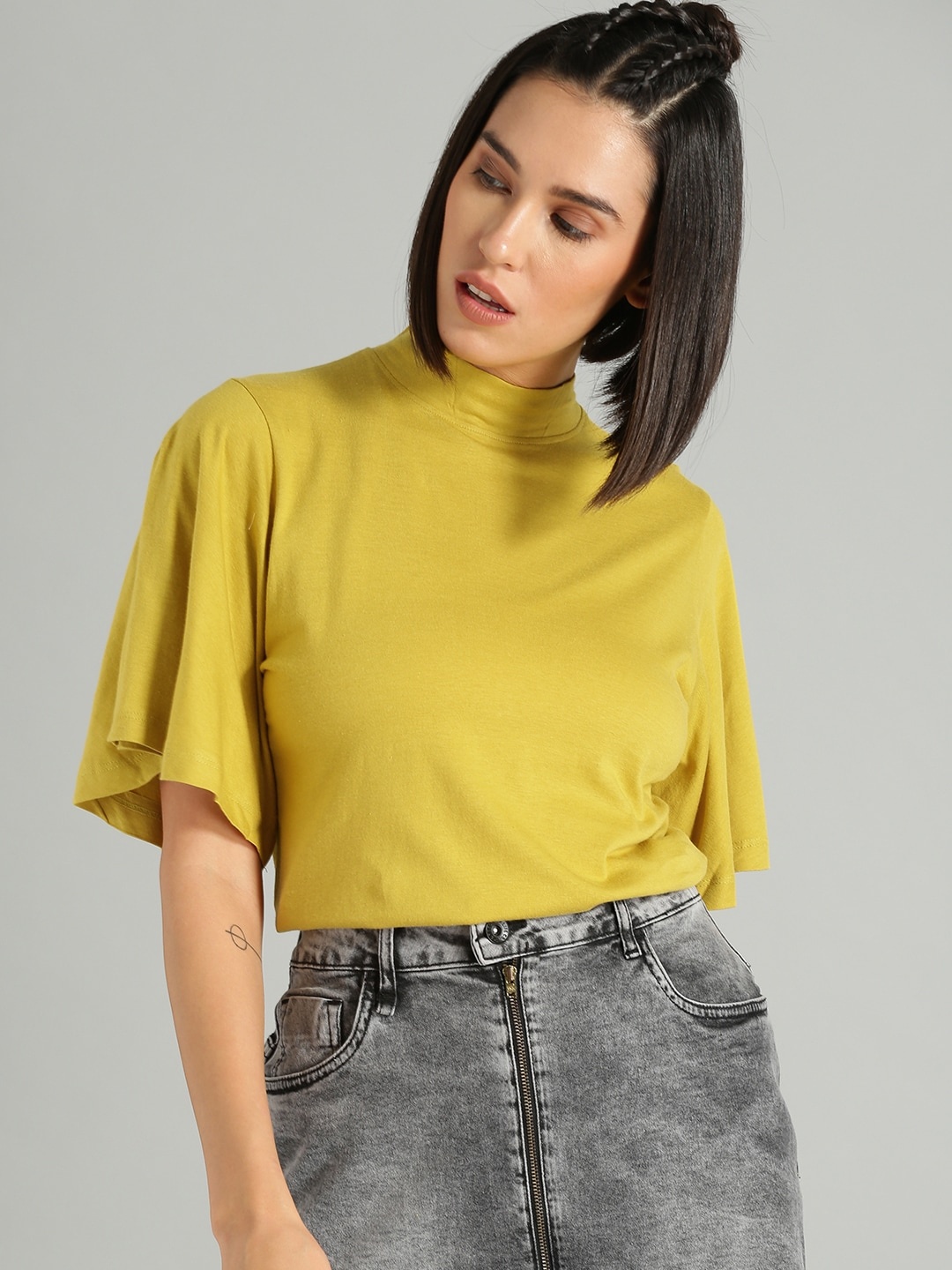 

Roadster Women Yellow Solid Top