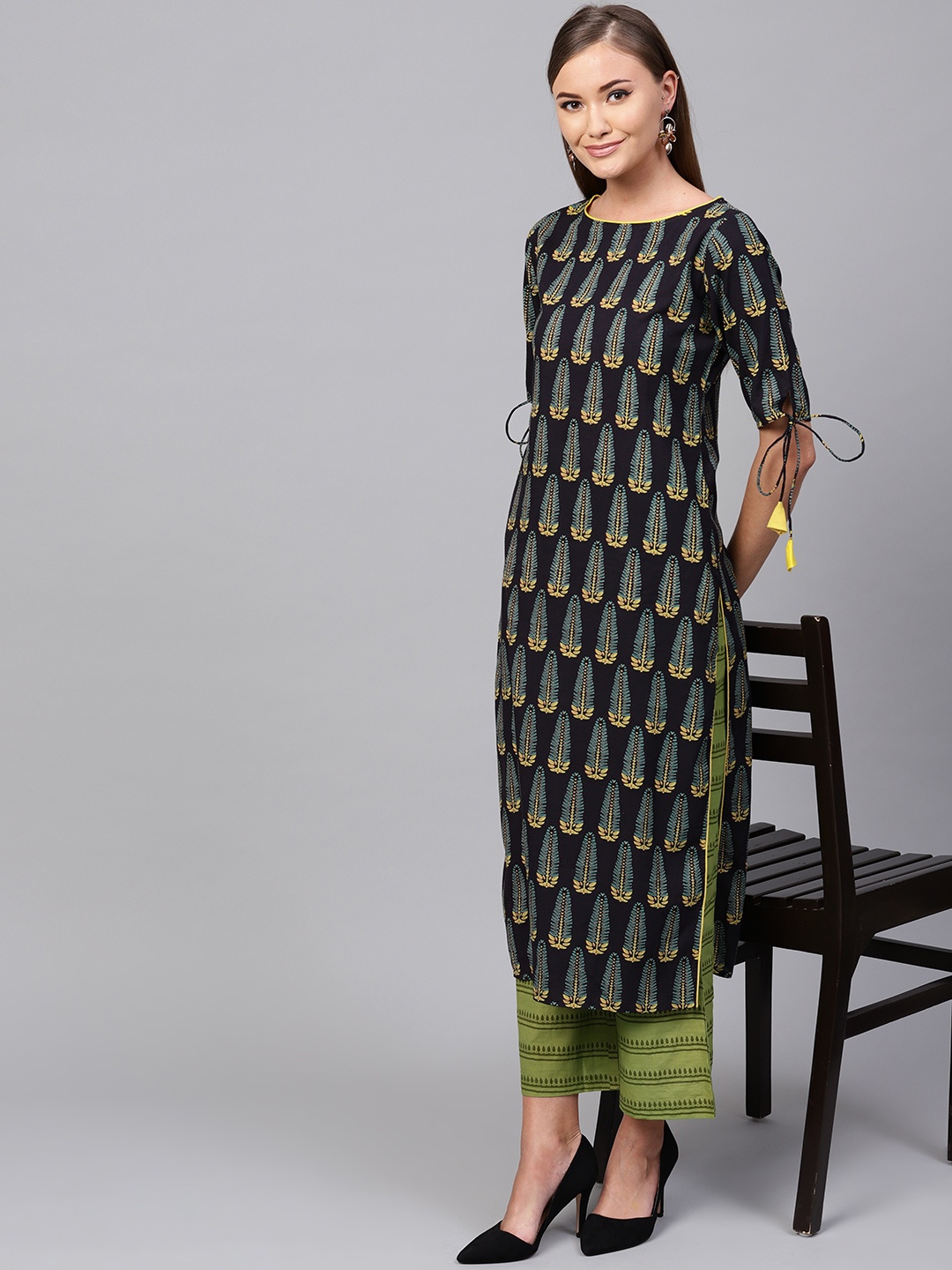 

Indo Era Women Navy Blue & Green Printed Straight Kurta